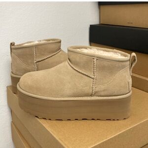 UGG CLASSIC ULTRA MINI